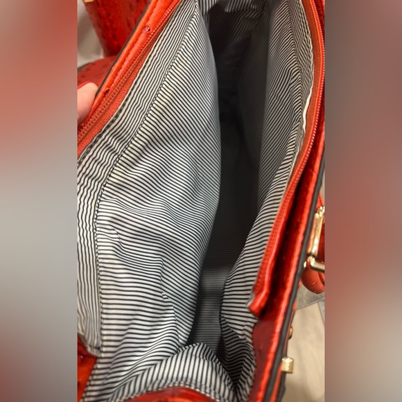 NWOT 4 piece handbag/tote set with straps in Faux Crocodile- ORANGY-RED - NEW - Picture 13 of 13